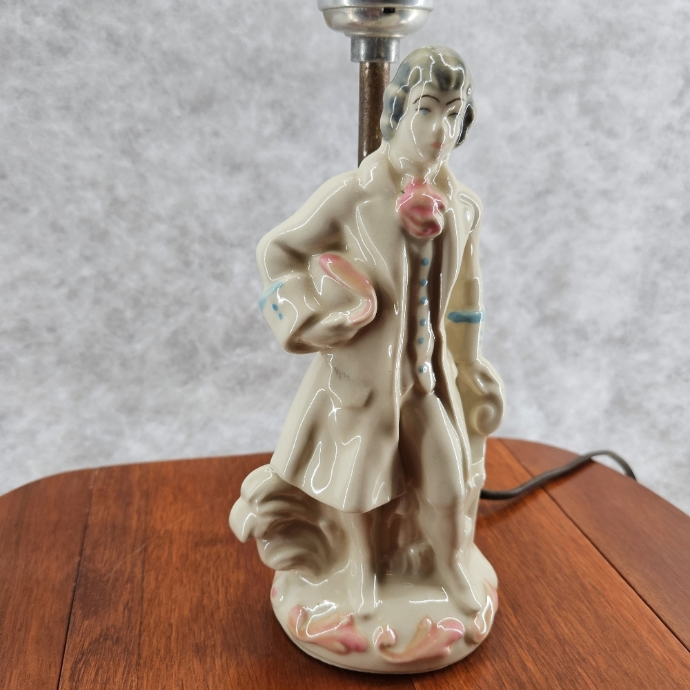 Vintage Hand Painted Bisque Colonial Figural Table Lamp Cream Pink Blue‎ WORKING